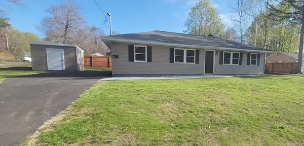 14 Deer Pond Dr, Leicester, MA 01524