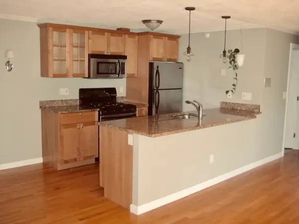 56 Townsend St #C21, Abington, MA 02351