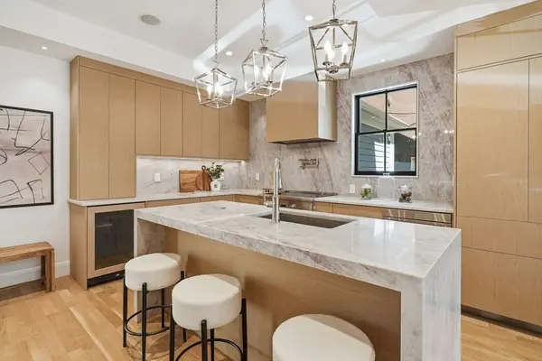 9 Mt Auburn St, Cambridge, MA 02138