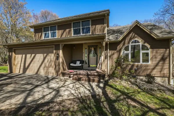 7 Terry Ln, Belchertown, MA 01007