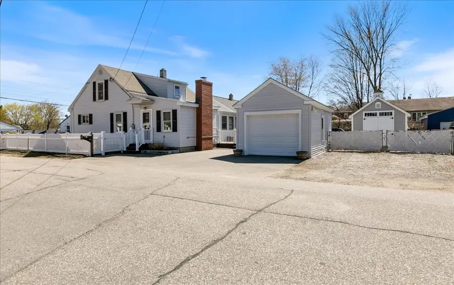 648 Mast Rd., Pinardville, NH 03102 - #3