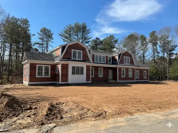 14 Herring Gull Rd, Mashpee, MA 02648