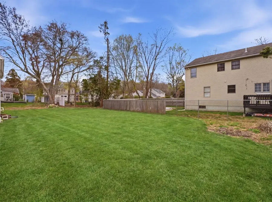 16 Beverly St, Dartmouth, MA 02747 - #3
