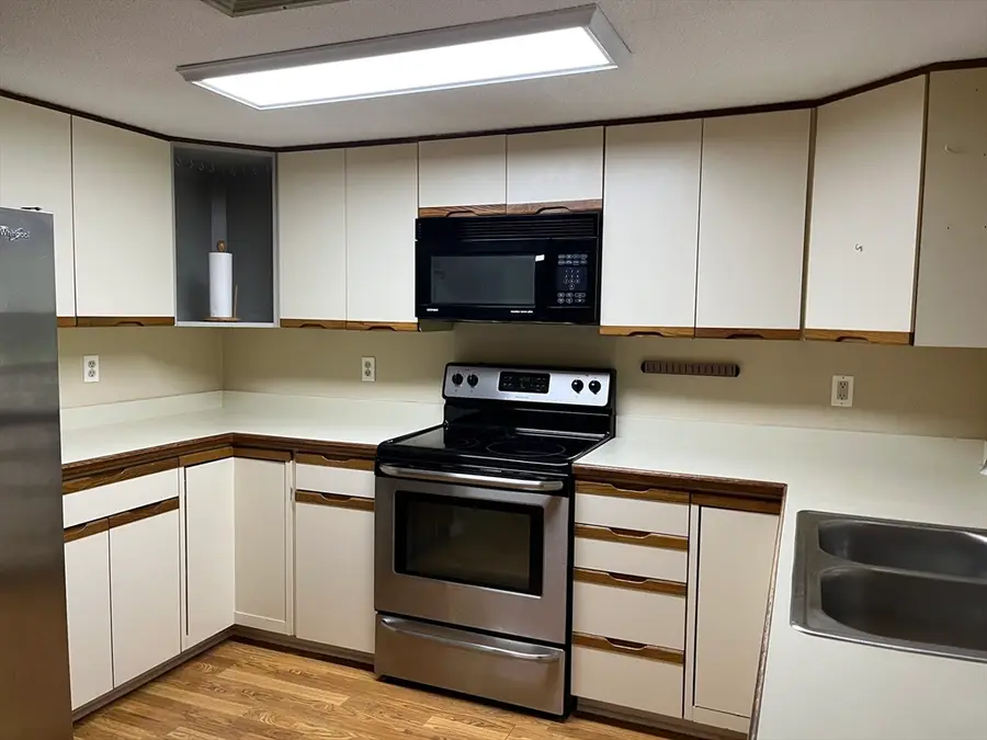 4 Herbert Dr #B, Sutton, MA 01590 - #2