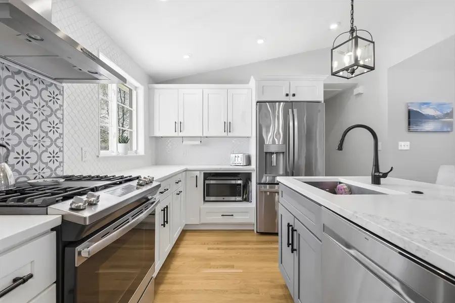 22 Mountain Road, Burlington, MA 01803 - #3