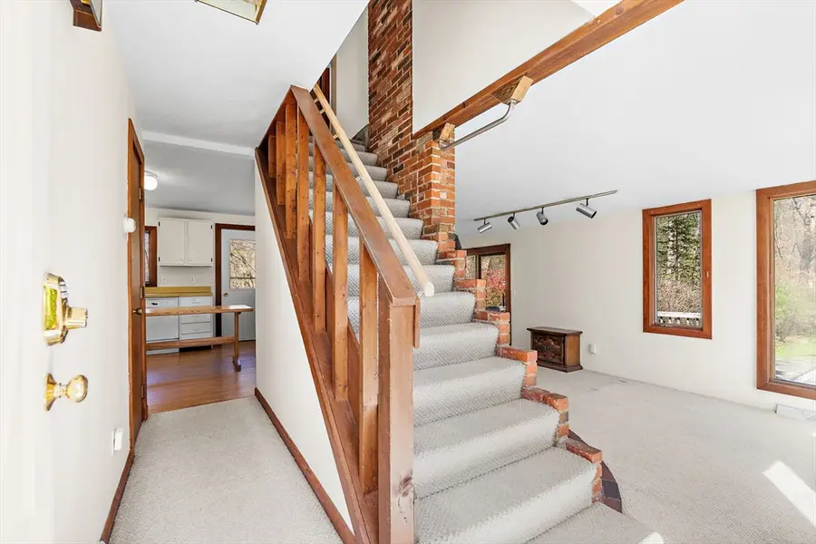 19 Orchard Ln, Holliston, MA 01746 - #3