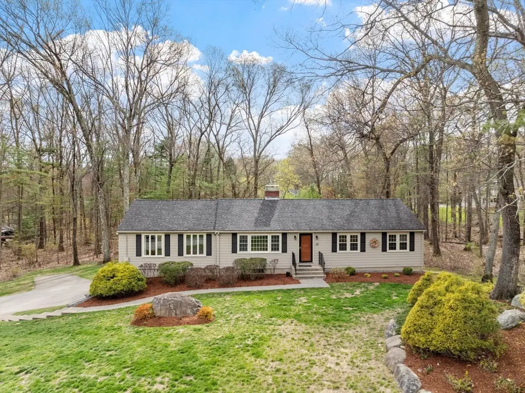 19 Hitchin Post Rd, Chelmsford, MA 01824 - #1