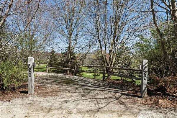 20 Garden St, West Newbury, MA 01985