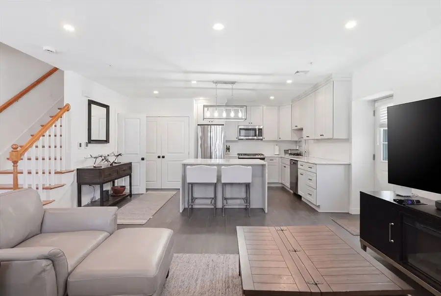 910 Saratoga St #20, Boston, MA 02128 - #3