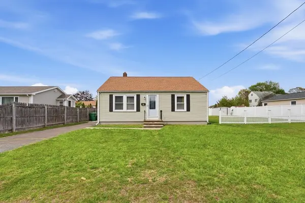 54 Shaw Park Ave, Chicopee, MA 01013