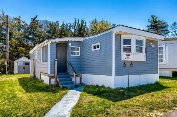 2 Depot St #2, Wareham, MA 02538