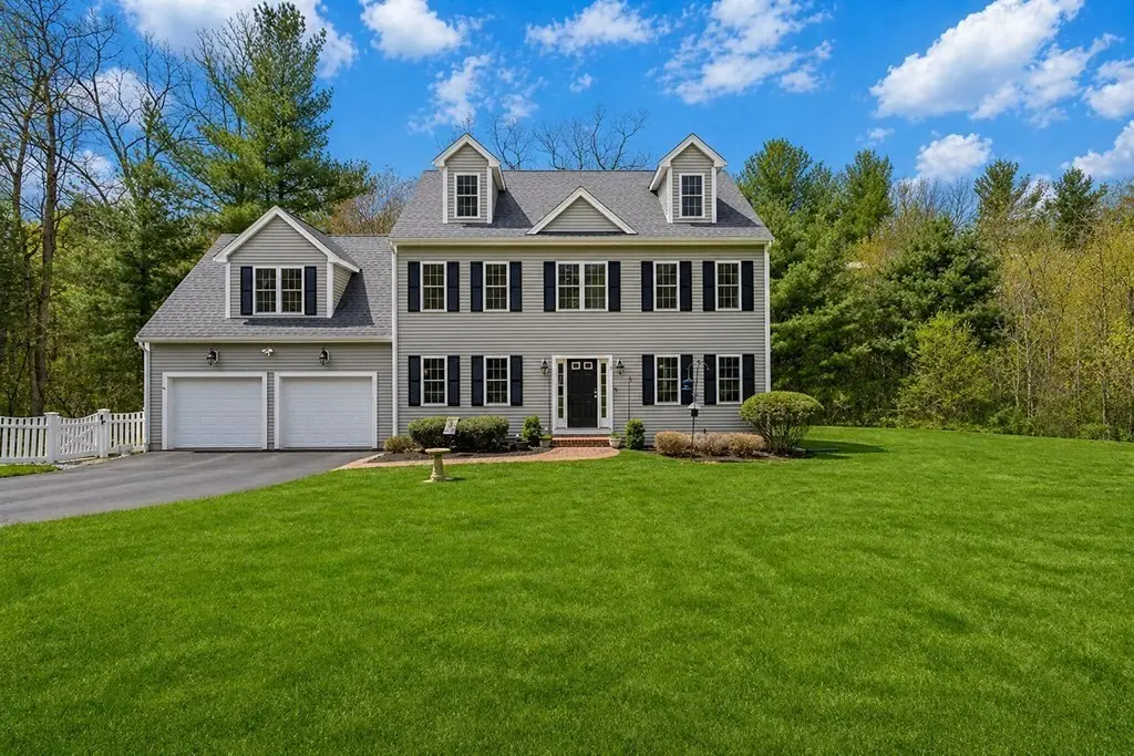 9 Willow Pl, Norfolk, MA 02056 - #1