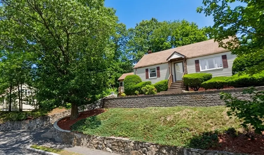 19 Saville St, Saugus, MA 01906 - #3