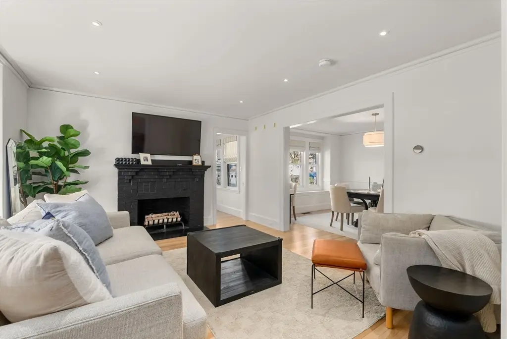 139 Bartlett Ave #1, Belmont, MA 02478 - #1
