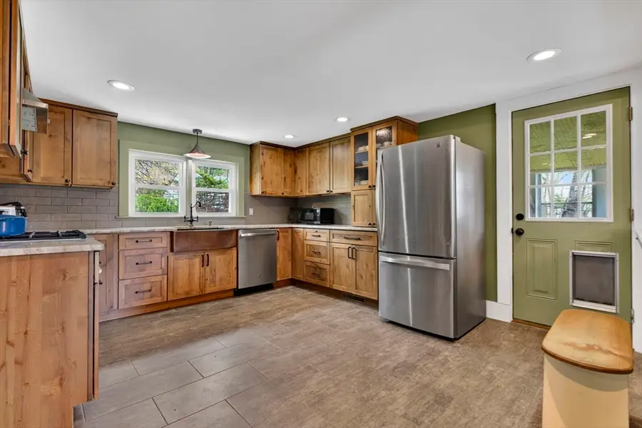 58 School St, Groveland, MA 01834 - #2