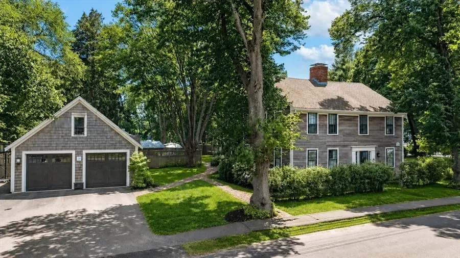 29 Pleasant St, Hingham, MA 02043 - #3