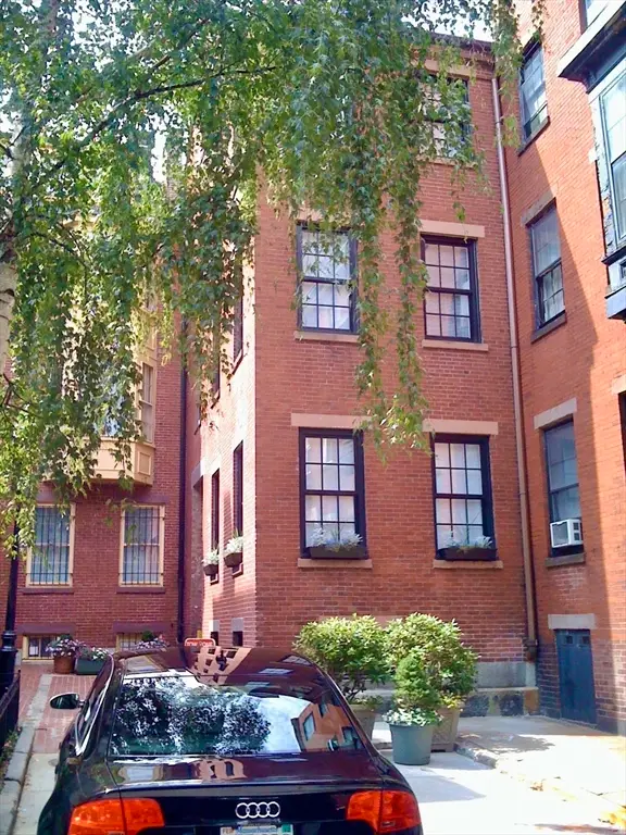 14 Lindall Pl, Boston, MA 02114