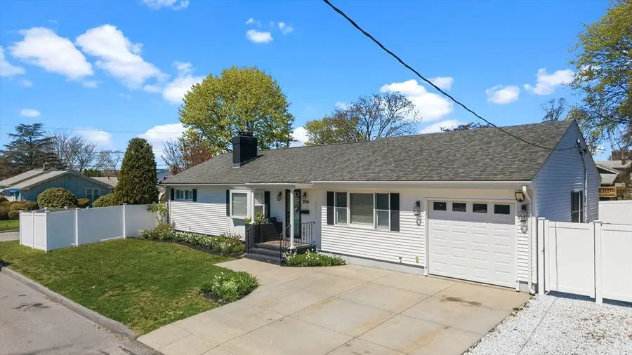 209 Nemasket St, New Bedford, MA 02740 - #3