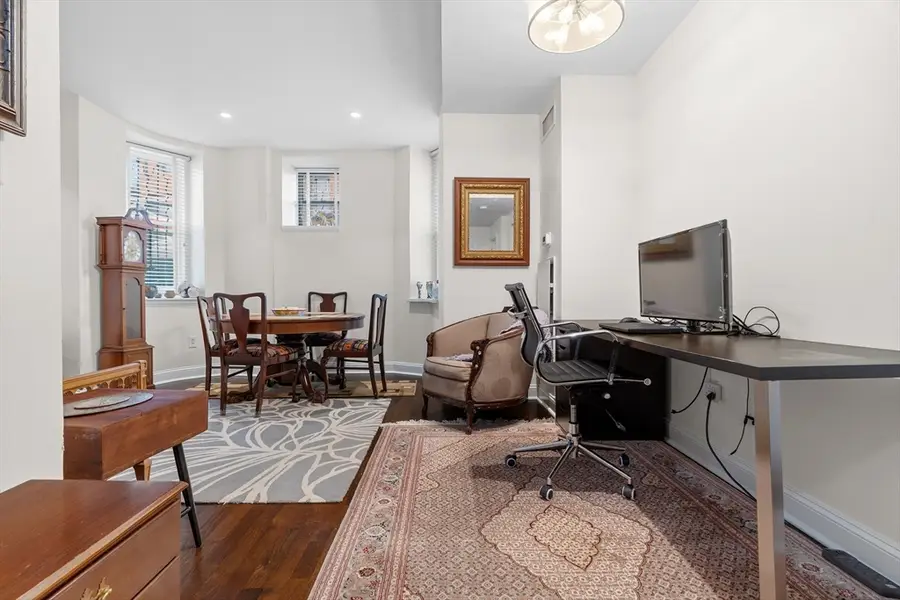 10 Charlesgate E #2, Boston, MA 02215 - #3