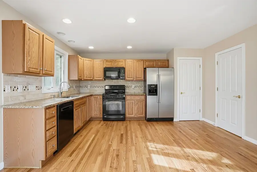 69 Buttercup Ln #69, South Grafton, MA 01560 - #3