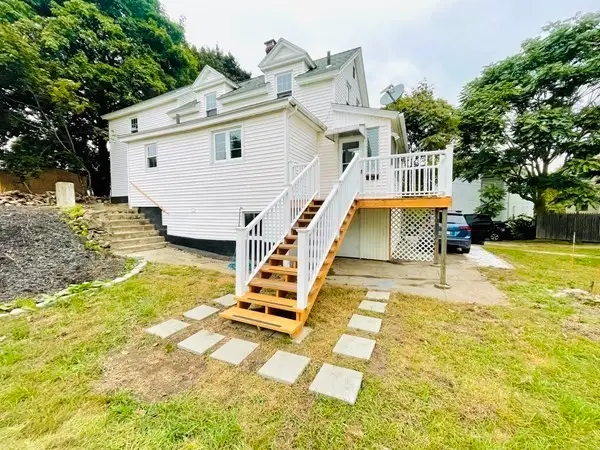 9 Dervin Pl, Clinton, MA 01510