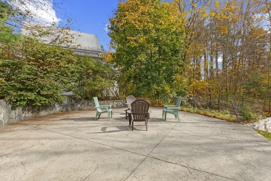 322 Central St, Hudson, MA 01749 - #3