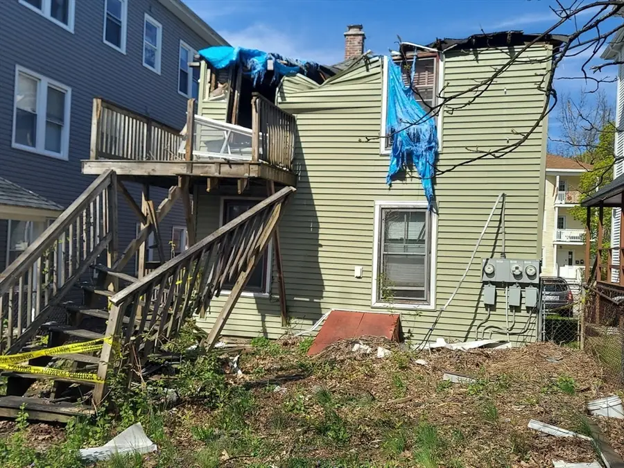 63 Charlotte St, Worcester, MA 01610 - #3