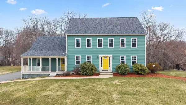 25 Farmington Dr, Shrewsbury, MA 01545