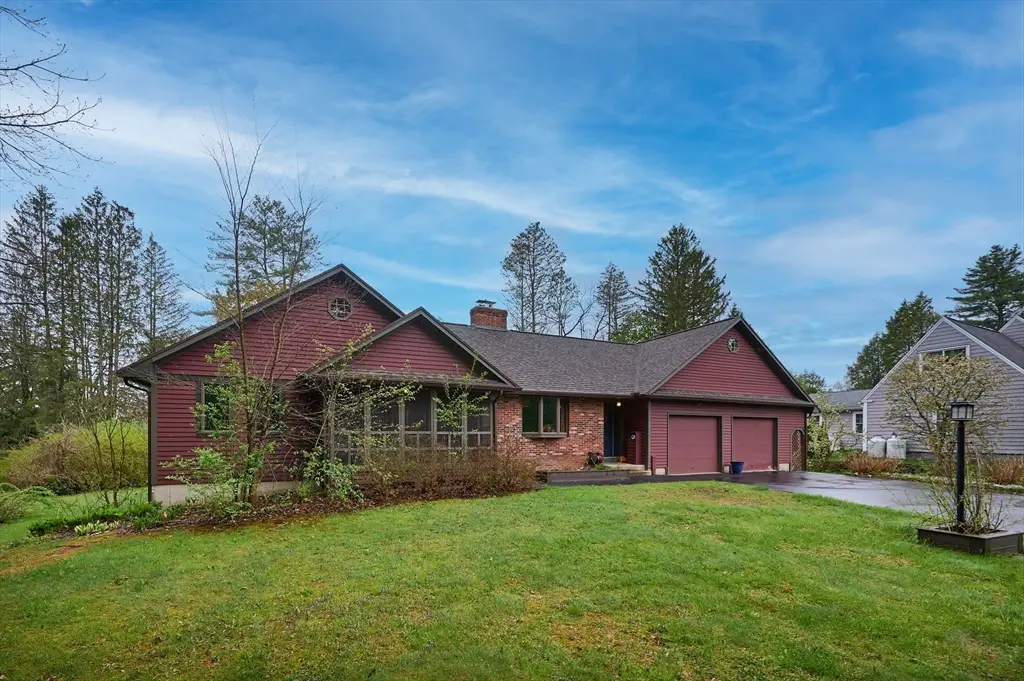 37 Harris St, Amherst, MA 01002 - #1