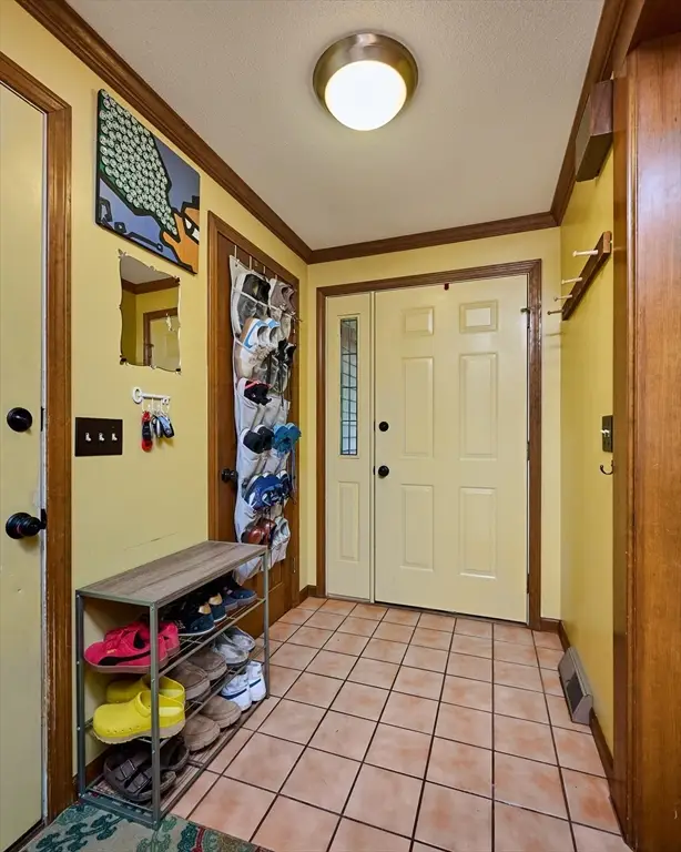 37 Harris St, Amherst, MA 01002 - #3