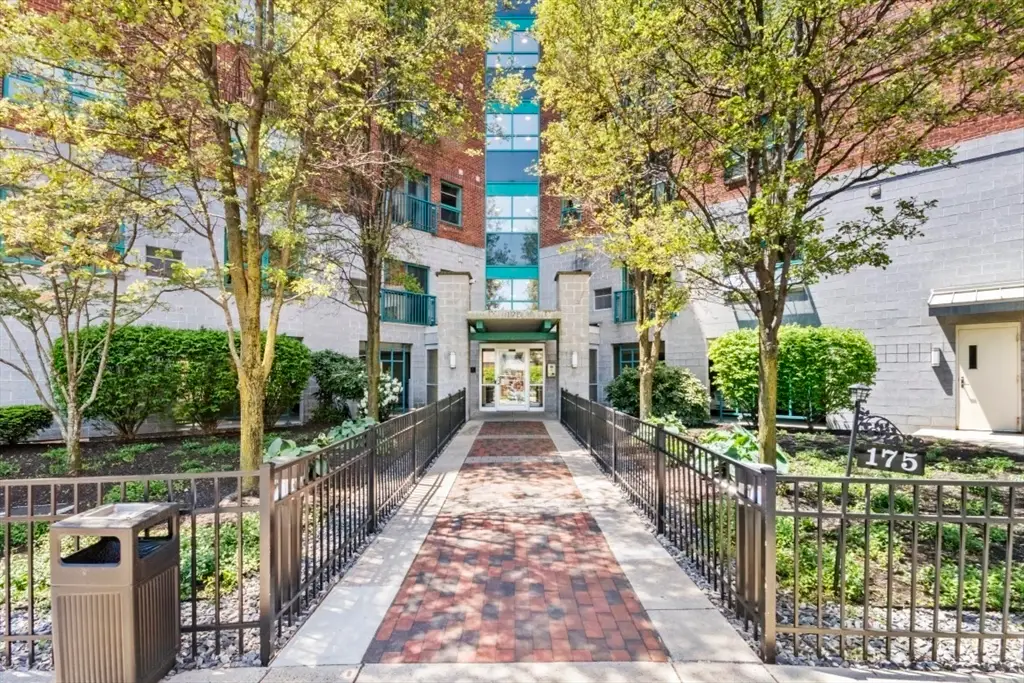 175 Cottage St #710, Chelsea, MA 02150 - #1