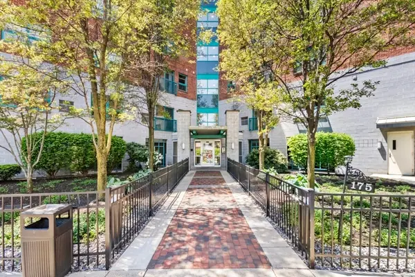 175 Cottage St #710, Chelsea, MA 02150