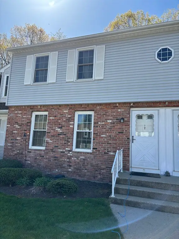 283 Fuller Rd #T, Chicopee, MA 01020