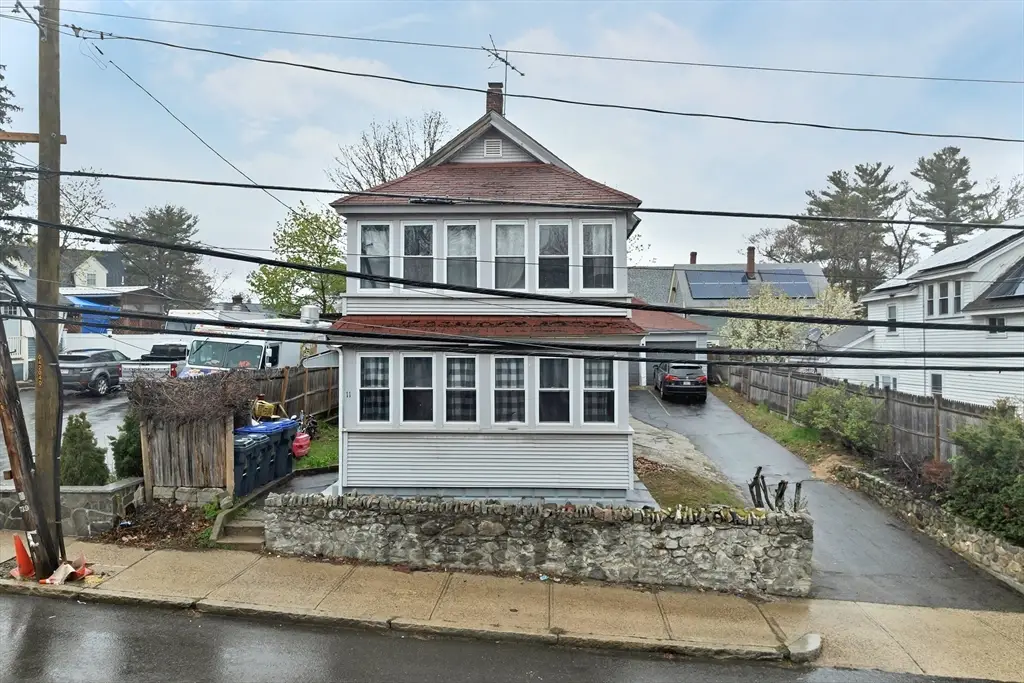 11 Oakland Ave, Methuen, MA 01844 - #1