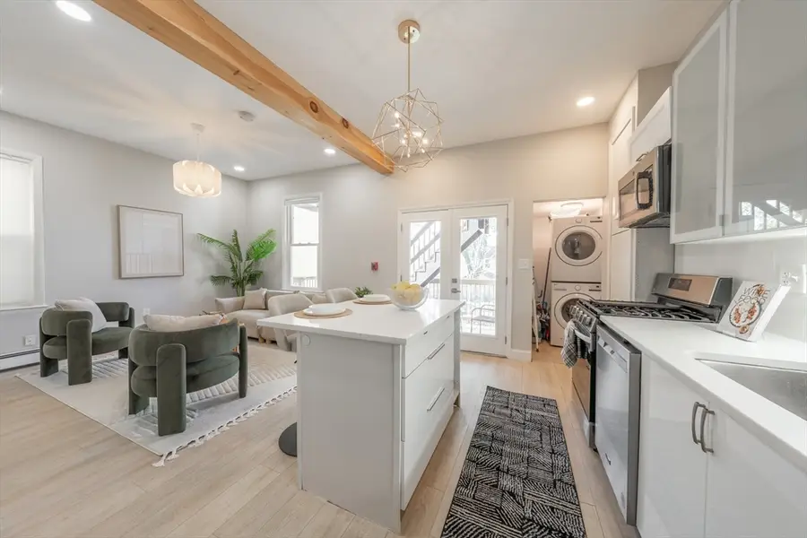 104 Thorndike St #1, Cambridge, MA 02141 - #3