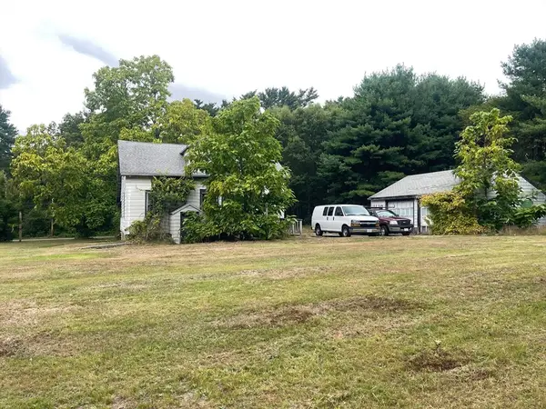23 Taunton Street, Lakeville, MA 02347
