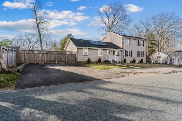 21 Dale Rd, Holbrook, MA 02343