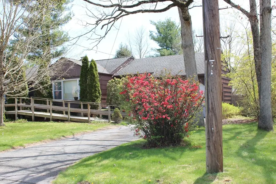 158 Woodcrest Rd, Springfield, MA 01029 - #2