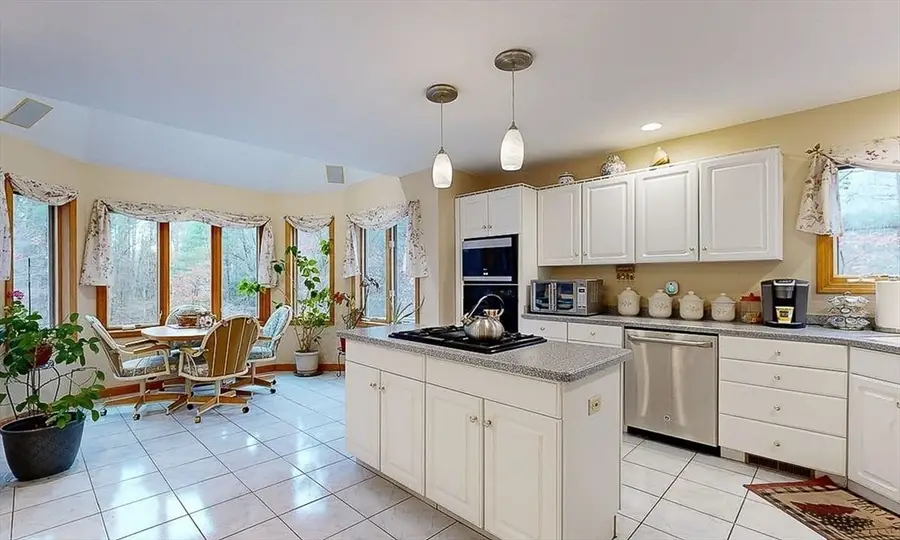 51 Sheffield Dr, Belchertown, MA 01007 - #2