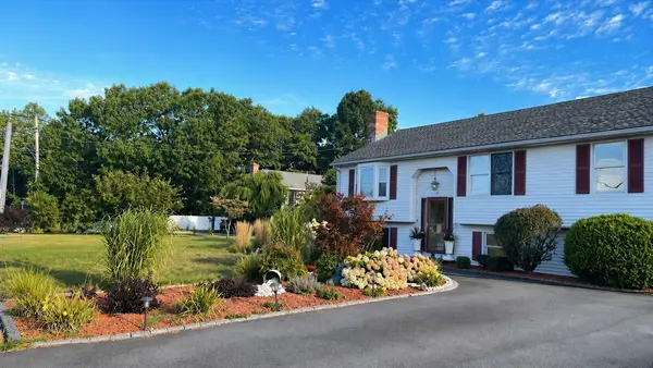 8 Park Cir, Attleboro, MA 02703