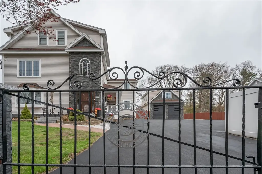 49 Beach Rd, Salisbury, MA 01952 - #1