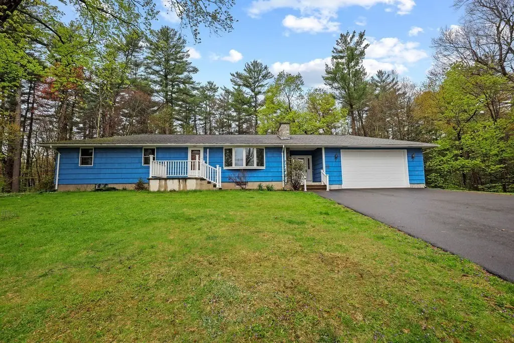 27 Lyman St, Granby, MA 01033 - #1