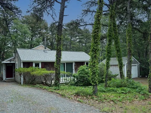10 Bartlett Rd, Wellfleet, MA 02667