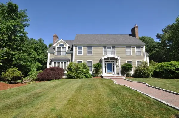 9 Breezy Point Rd, Acton, MA 01720