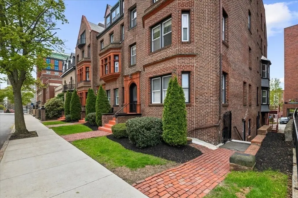 40 Elm St #1, Worcester, MA 01609 - #1