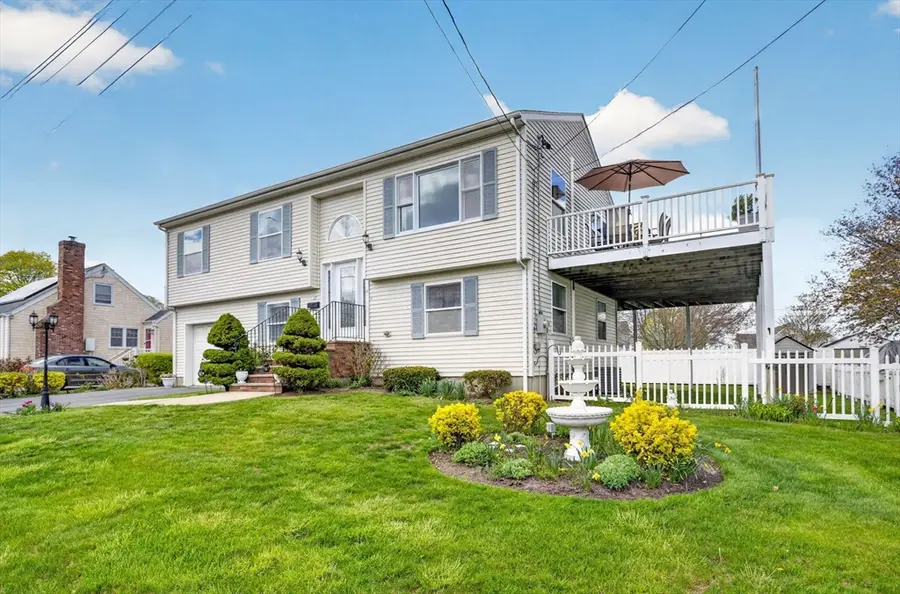 17 Bellevue St, New Bedford, MA 02744 - #3