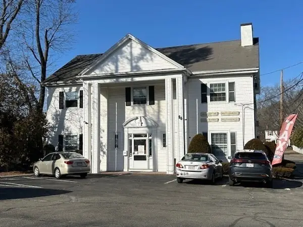 437 High St, Dedham, MA 02026