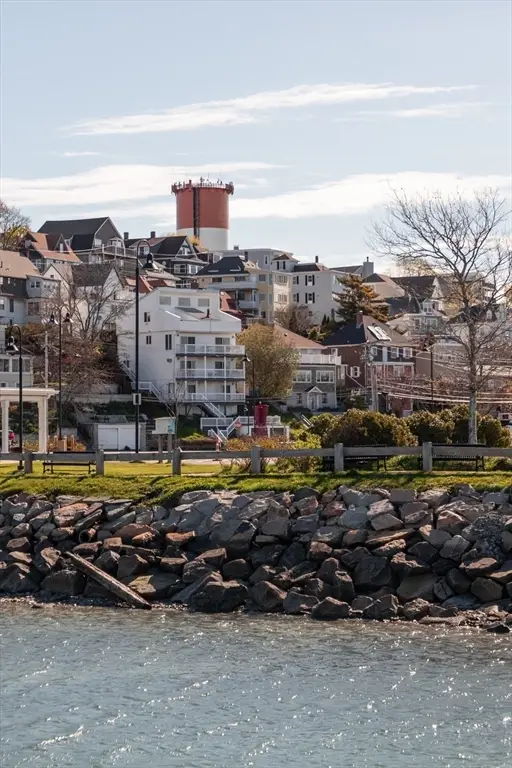 51 Harbor View Ave #PH3, Winthrop, MA 02152