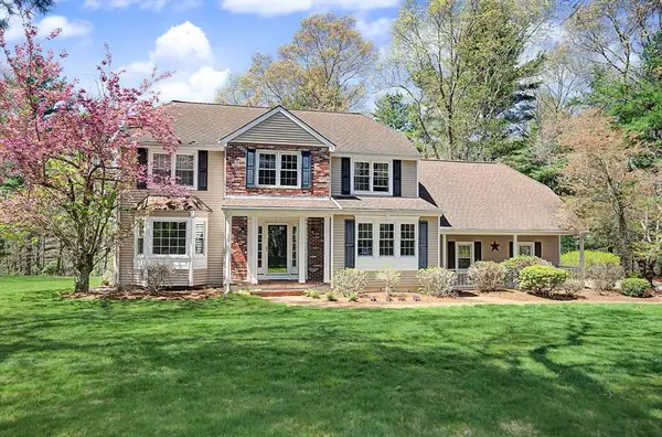 8 Pheasant Hill Rd, Hopkinton, MA 01748