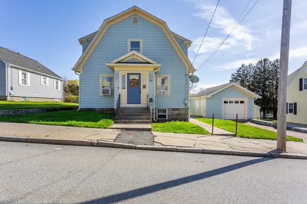 203 Hooper St, Tiverton, RI 02878